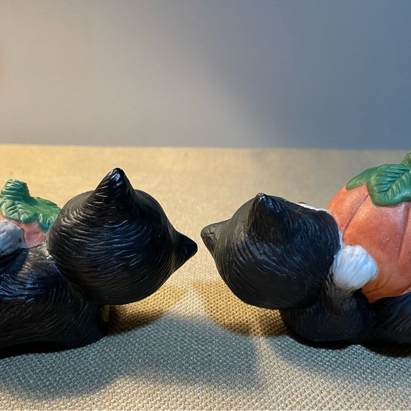 Set of 2 Vintage Porcelain 3” Tall Halloween Kittens, Cats Figurines - Picture 4 of 5